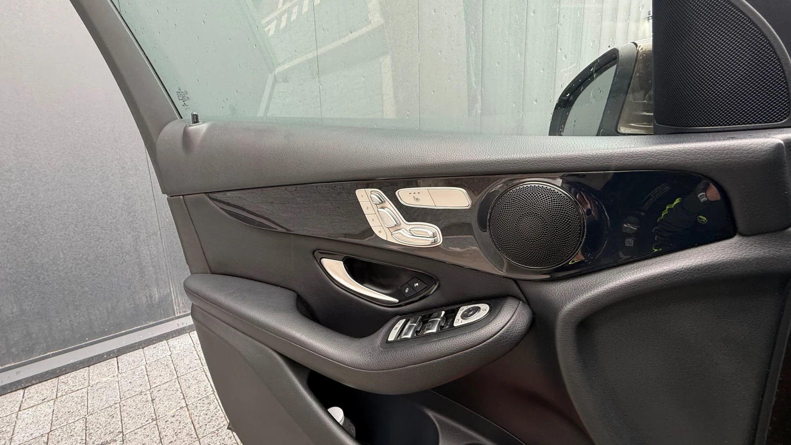 Mercedes-Benz GLC 220, снимка 11 - Автомобили и джипове - 54005287