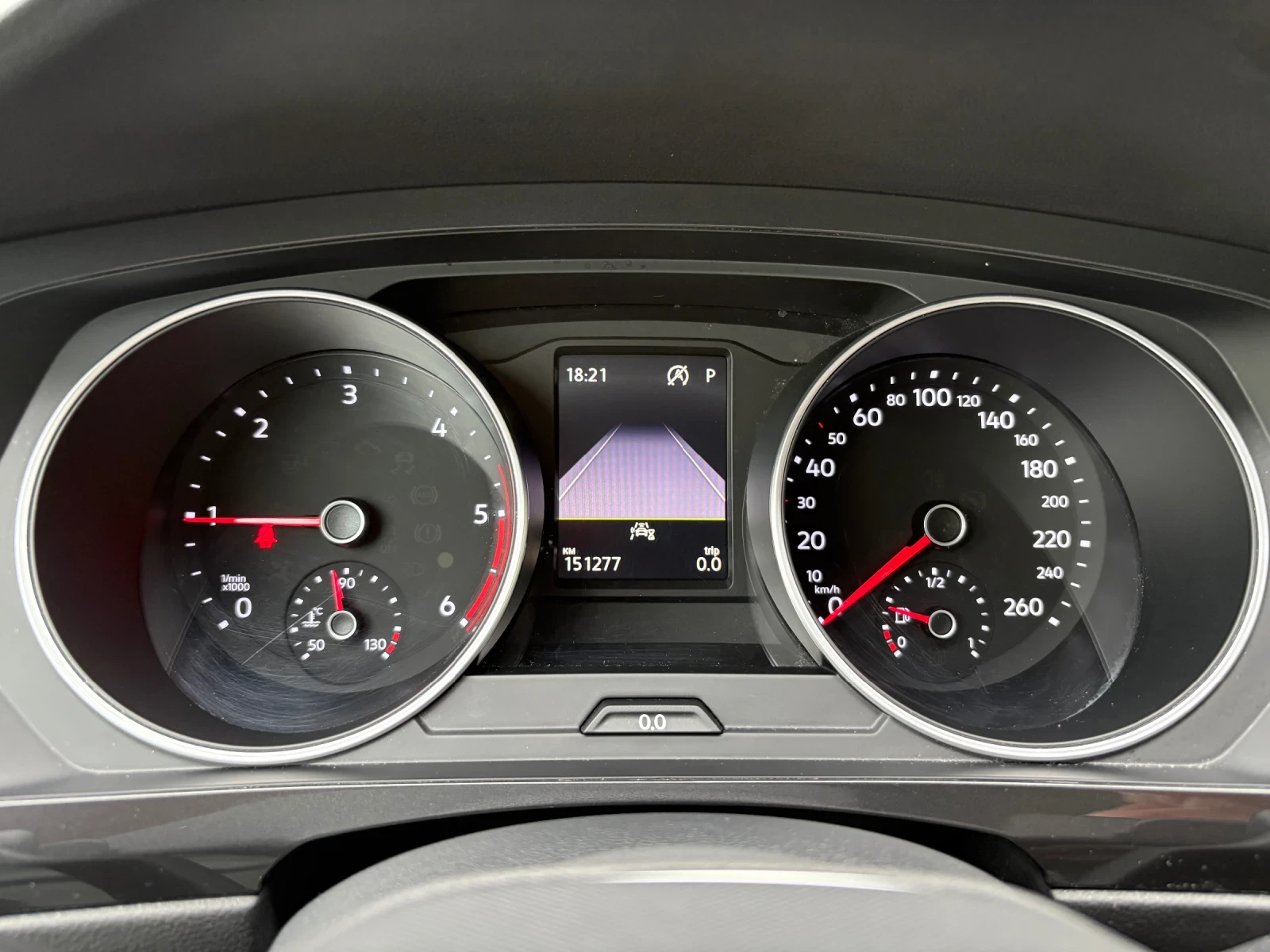 VW Tiguan 2.0TDI 2022Г Distr LED Assist, снимка 8 - Автомобили и джипове - 54870604