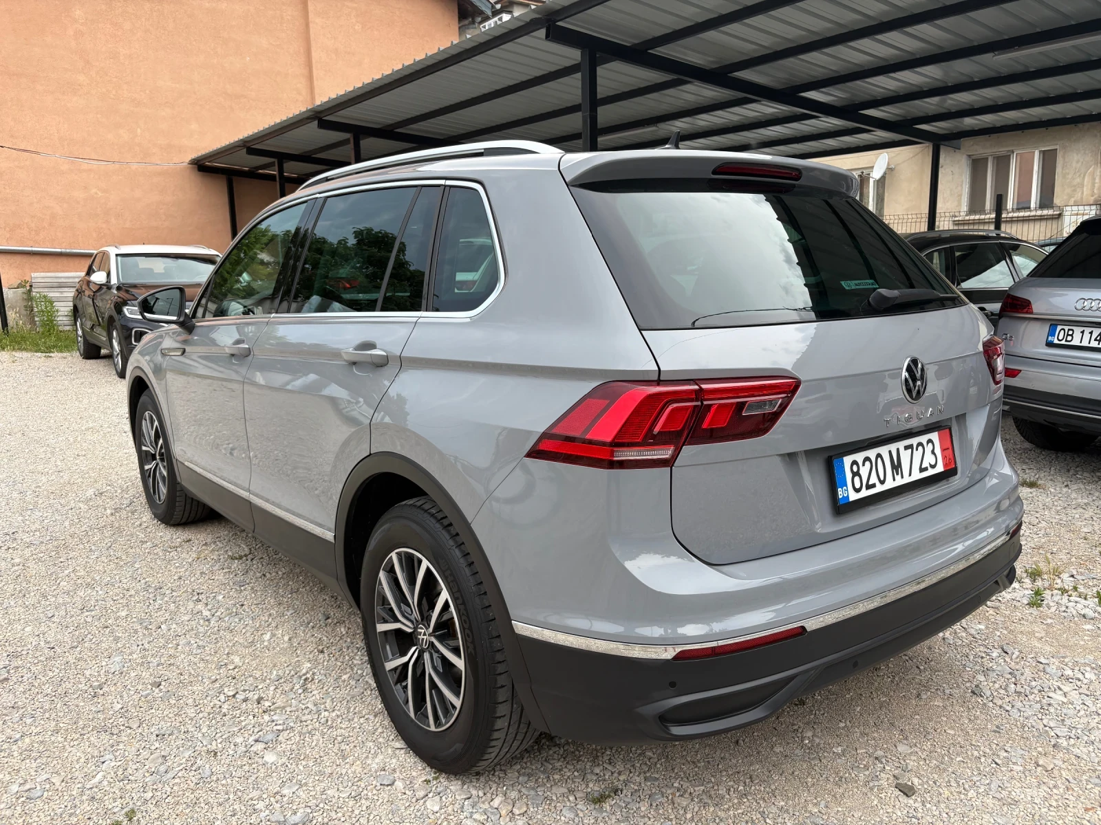 VW Tiguan 2.0TDI 2022Г Distr LED Assist, снимка 3 - Автомобили и джипове - 54870604