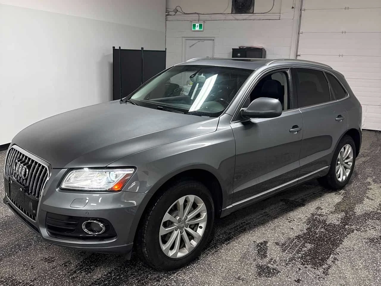 Audi Q5 * 2.0L Technik * CARFAX * ПАНО * KEYLESS, снимка 2 - Автомобили и джипове - 54920348