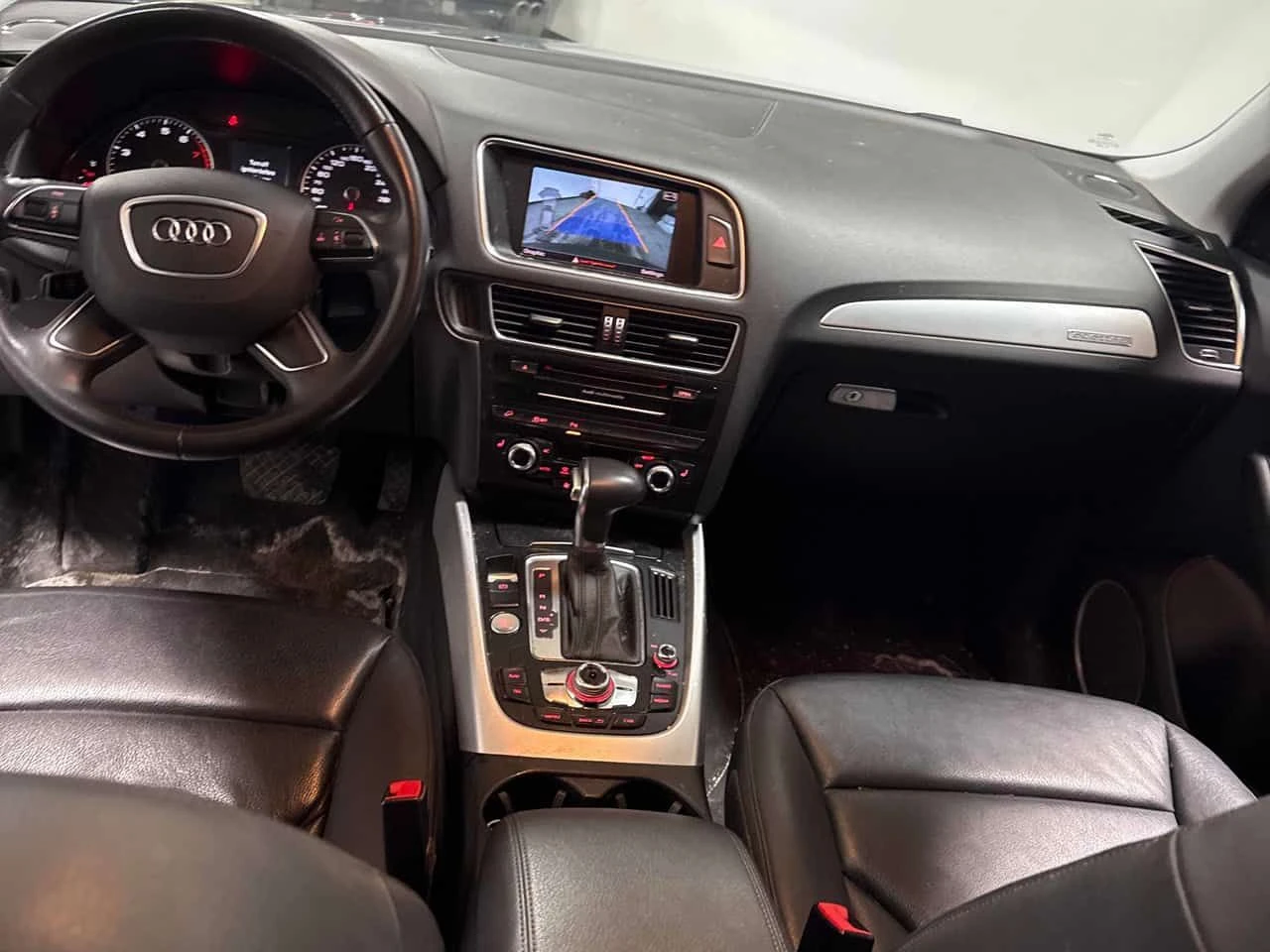 Audi Q5 * 2.0L Technik * CARFAX * ПАНО * KEYLESS, снимка 9 - Автомобили и джипове - 54920348