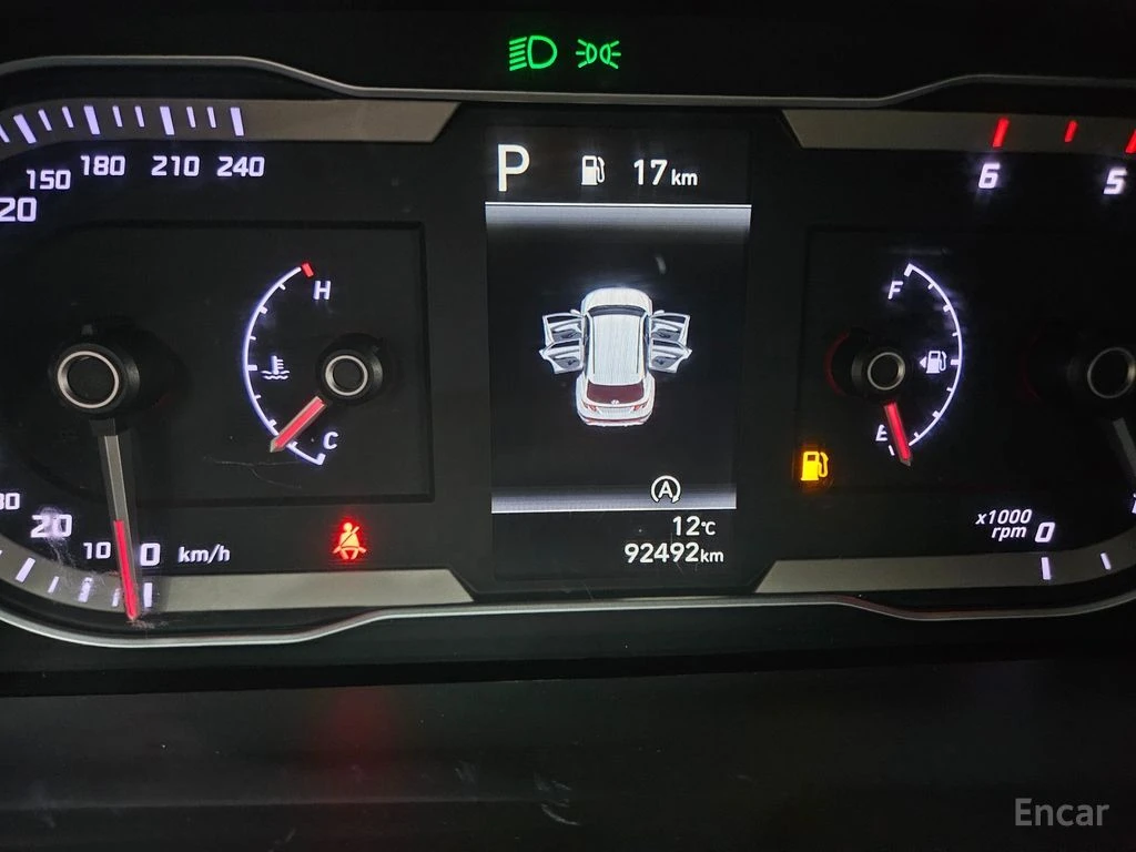 Hyundai Tucson 2.0D Premium 4x4* КАМЕРА* ПОДГРЕВ* ОБДУХВАНЕ* , снимка 10 - Автомобили и джипове - 55081315