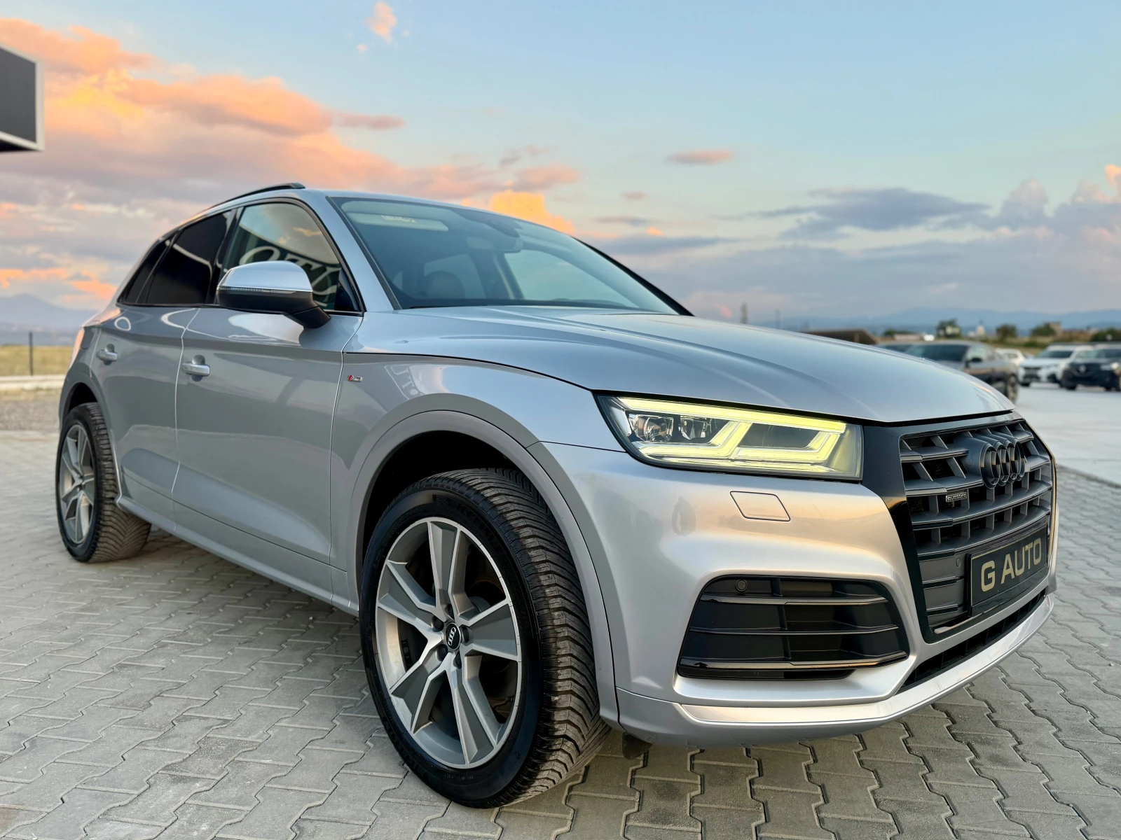 Audi Q5 2.0TDI S line Собствен лизинг !!!, снимка 3 - Автомобили и джипове - 55354570