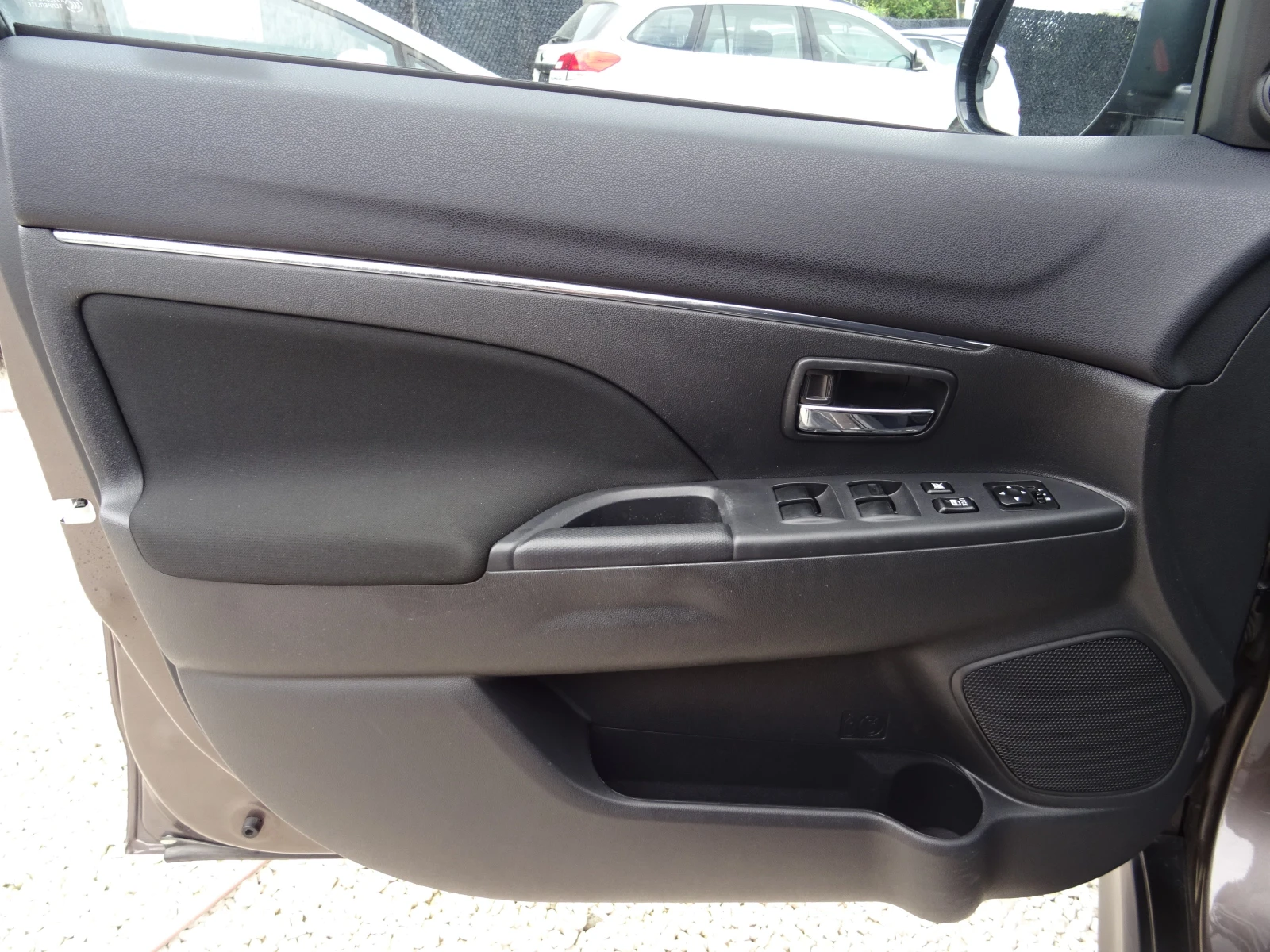 Mitsubishi ASX 1.6 mivec 2WD Invite, снимка 8 - Автомобили и джипове - 55413563