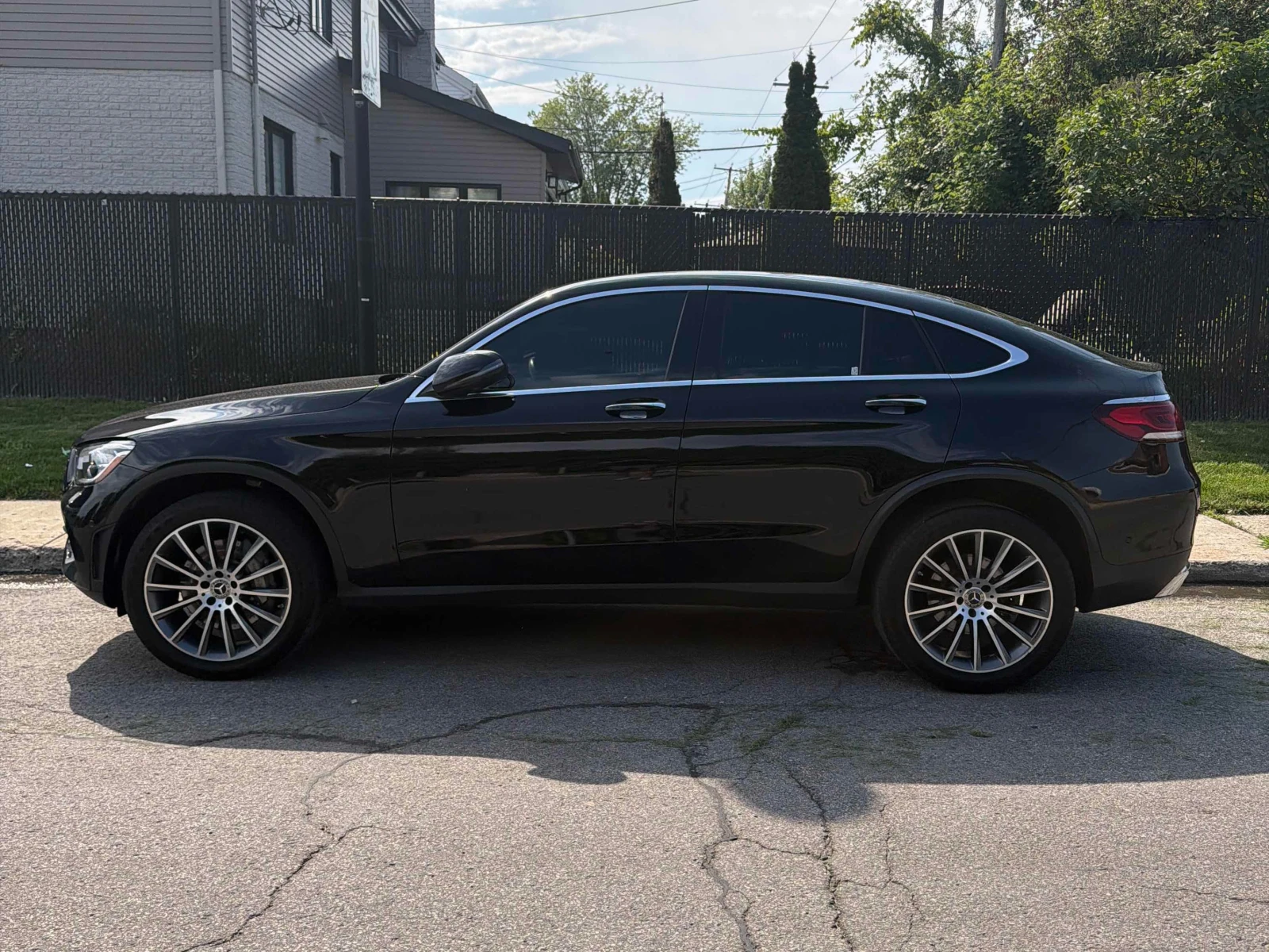 Mercedes-Benz GLC 300 * CARFAX * ОПЦИЯ ЗА ФИНАНСИРАНЕ , снимка 2 - Автомобили и джипове - 56025090
