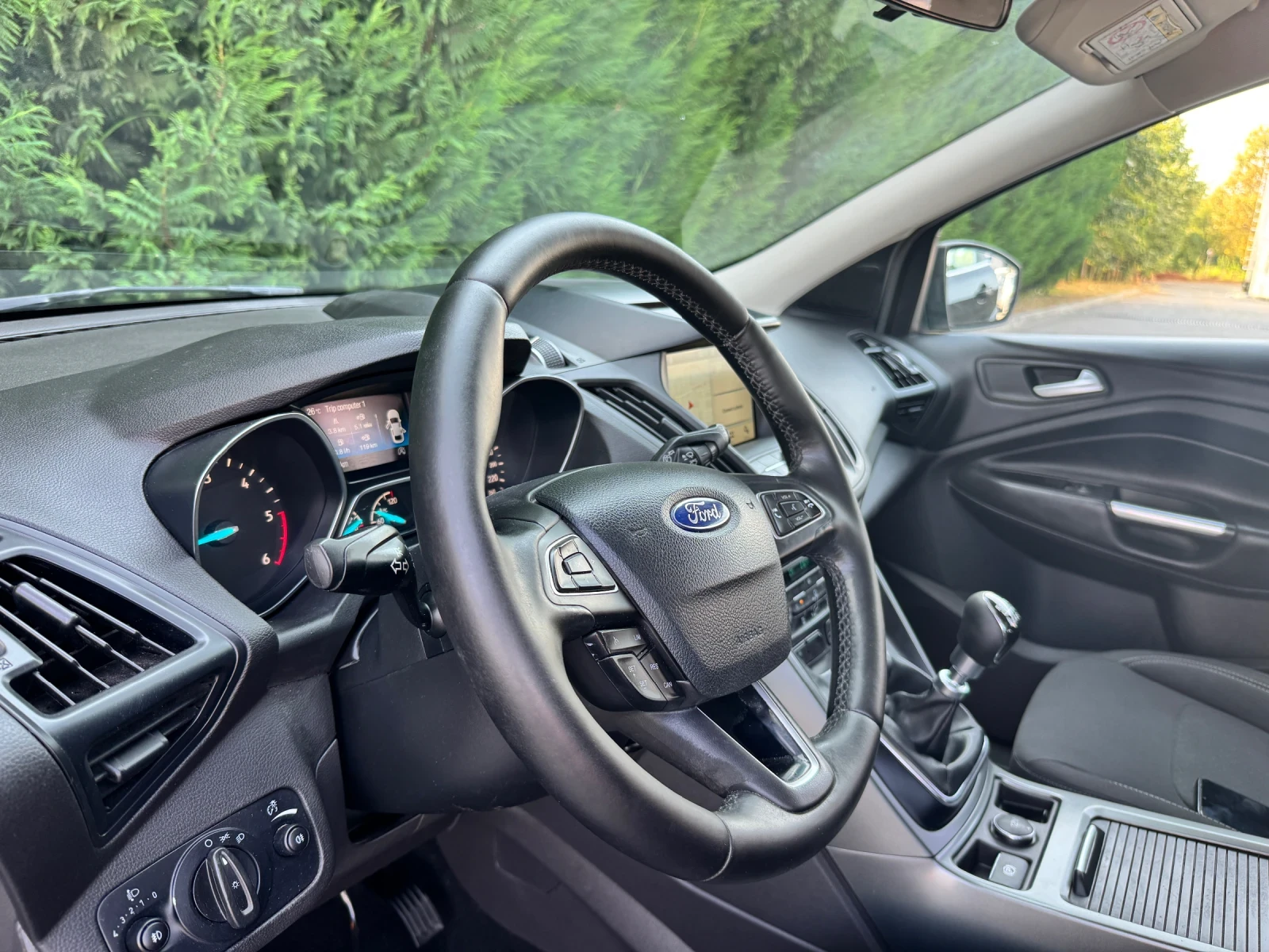 Ford Kuga 1.5tdci, снимка 14 - Автомобили и джипове - 56038755