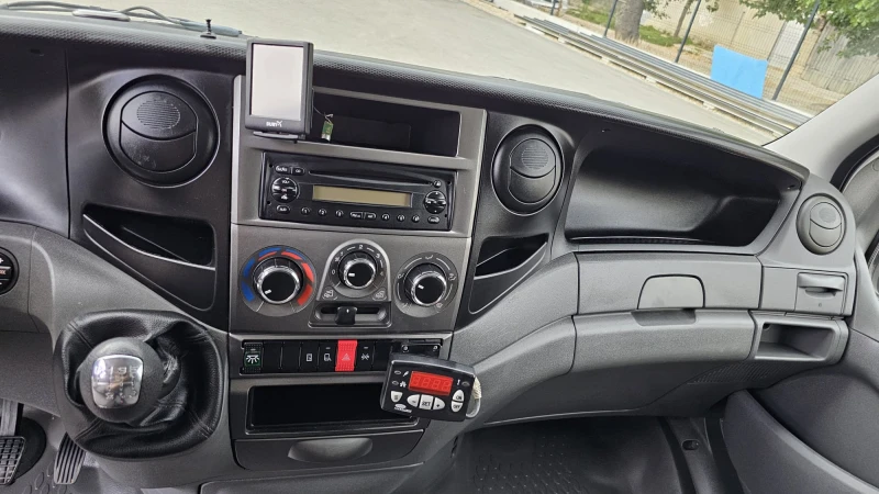 Iveco Daily 35S17 3.0D 6SP CH-МИНУСОВИ ГРАДУСИ-ТОП СЪСТ-ЛИЗИНГ, снимка 10 - Бусове и автобуси - 51464238