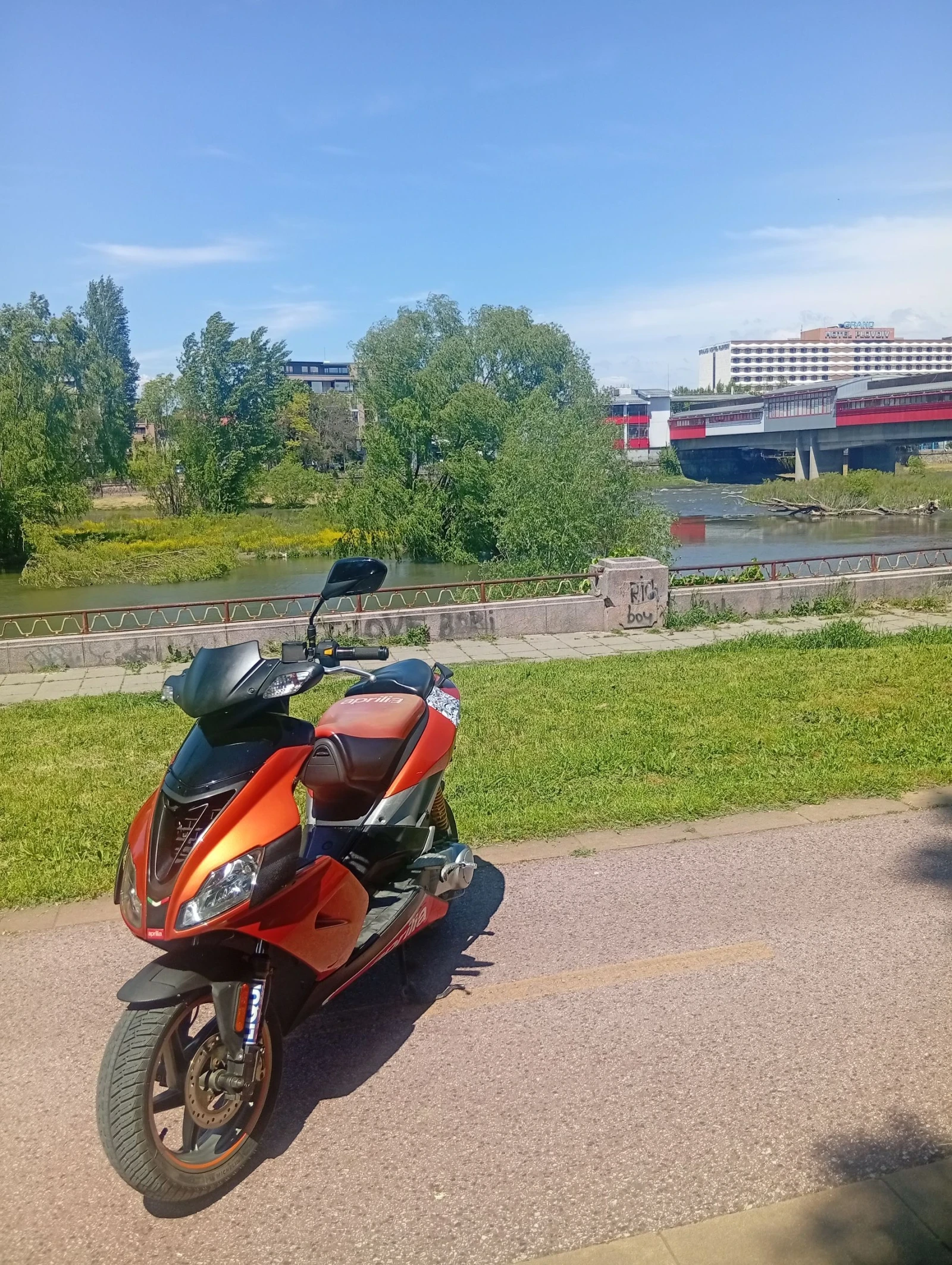 Aprilia Sr Фактори , снимка 2 - Мотоциклети и мототехника - 54412226