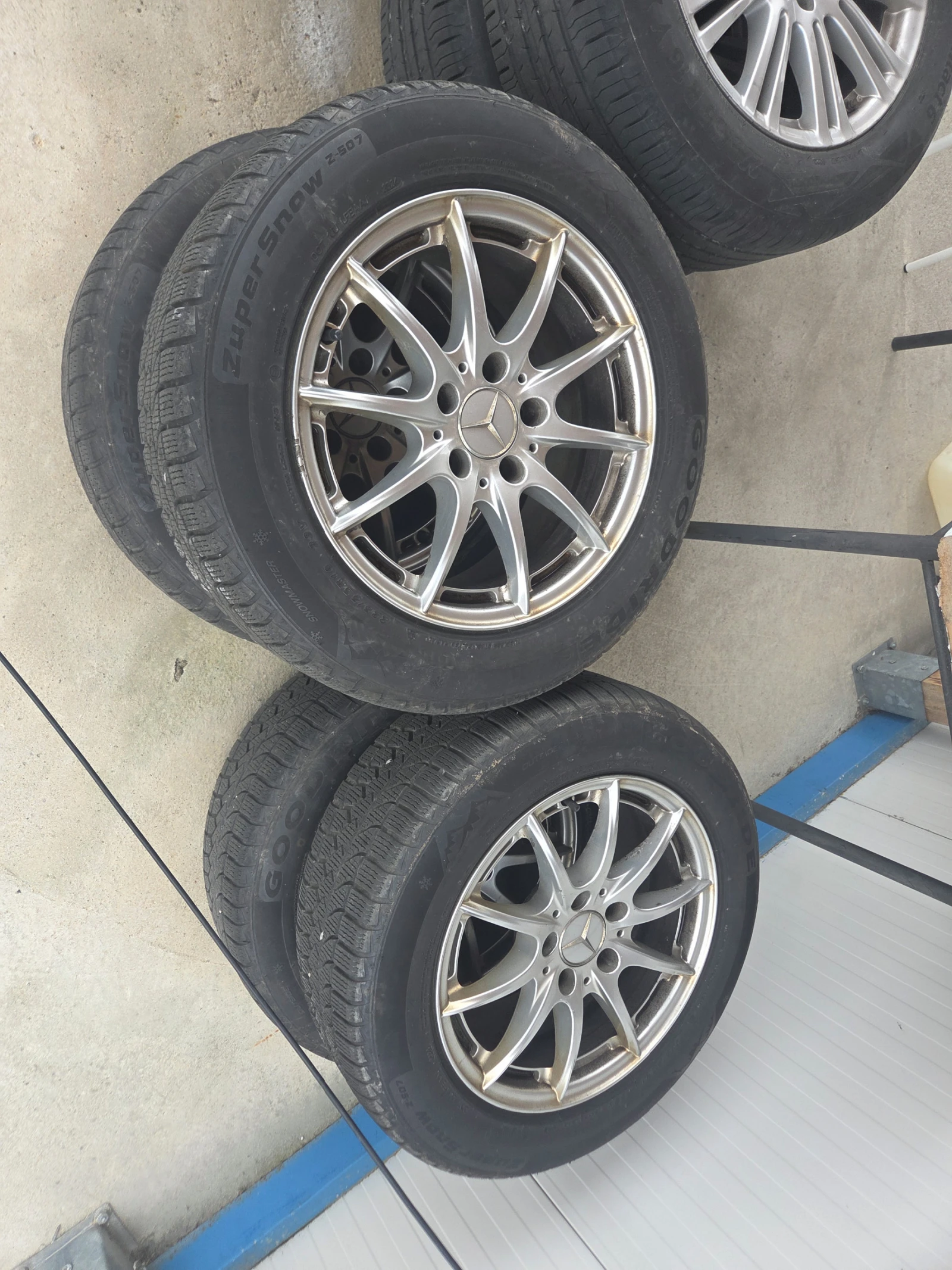 ���� � ������ 225/55R16 �� Mercedes-Benz E 220 | Mobile.bg � ����������� 1