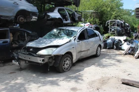 Ford Focus 1.6i/LPG  101 кс.  - САМО НА ЧАСТИ , снимка 2