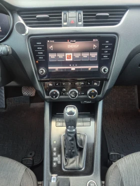 Skoda Octavia 1.6-TDI///АВТОМАТИК///ДИСТРОНИК , снимка 8