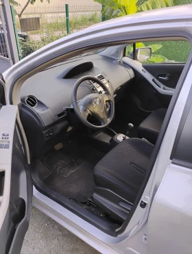 Обява за продажба на Toyota Yaris 1.3 i AUTOMATIC  ~9 500 лв. - изображение 10 | Auto.bg Обява за продажба на Toyota Yaris 1.3 i AUTOMATIC  ~9 500 лв. - изображение 10