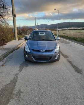 Hyundai I20 1.25 АГУ - 8490 лв. / 4340.87 € - 73114108 4