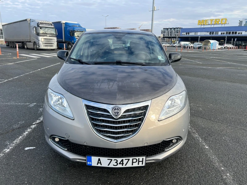 Lancia Ypsilon 0.9 турбо бензин , снимка 1 - Автомобили и джипове - 48703387