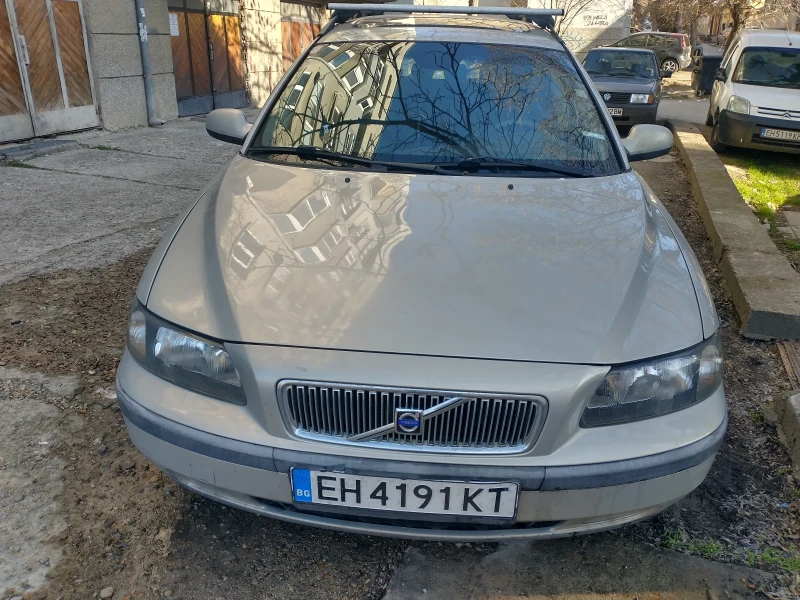 Volvo V70, снимка 4 - Автомобили и джипове - 49378616