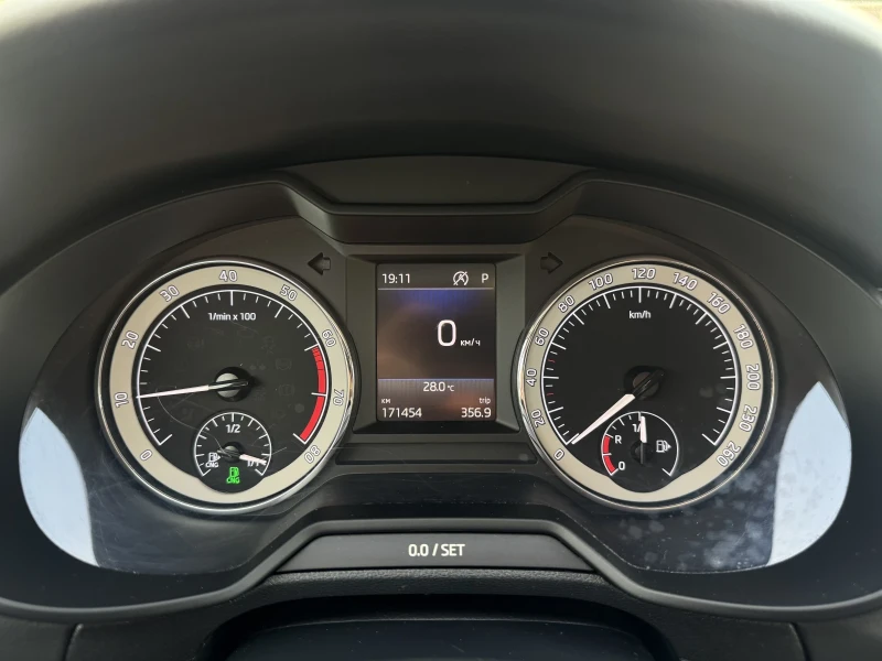 Skoda Octavia 1.5G-TEC , снимка 12 - Автомобили и джипове - 52115906