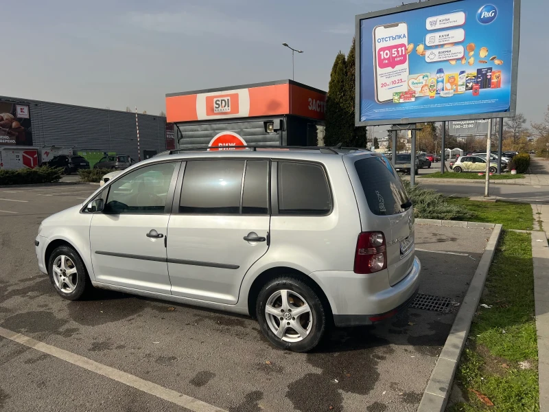 VW Touran, снимка 5 - Автомобили и джипове - 52431434