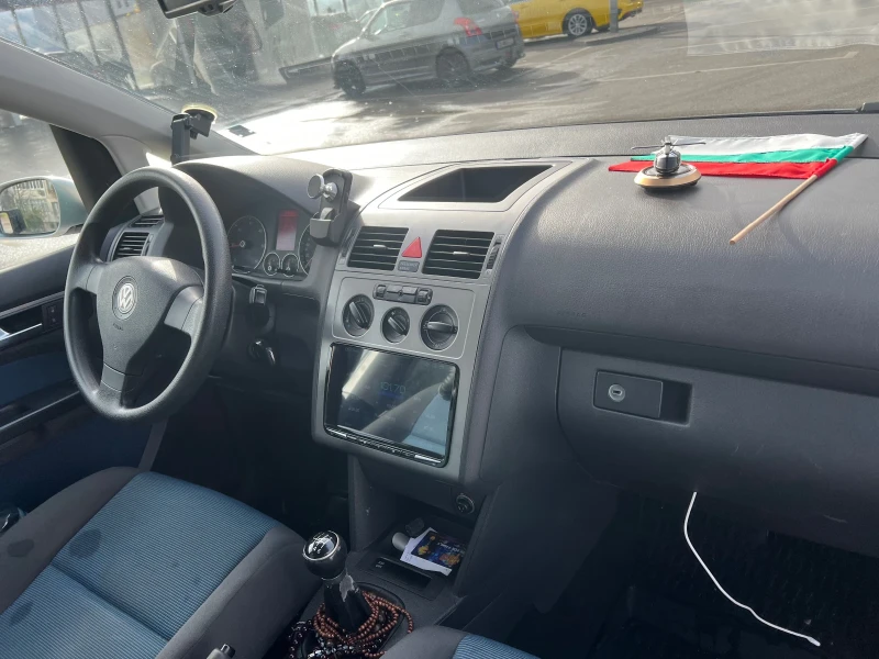 VW Touran, снимка 4 - Автомобили и джипове - 52431434