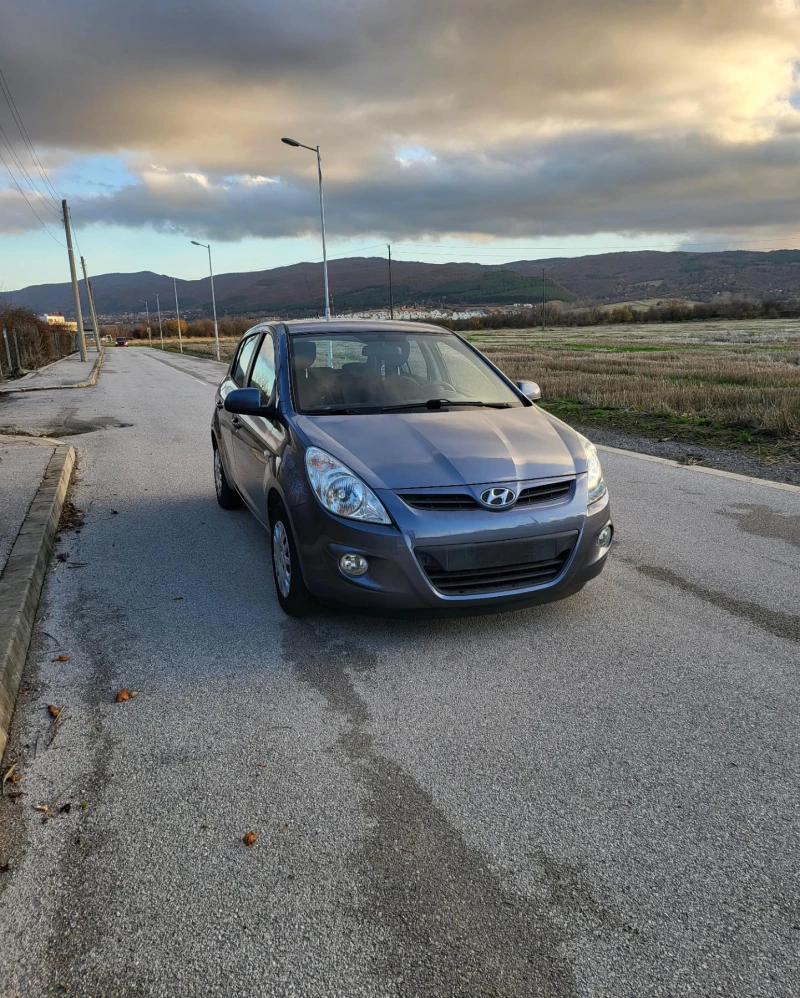 Hyundai I20 1.25 АГУ, снимка 3 - Автомобили и джипове - 52617609
