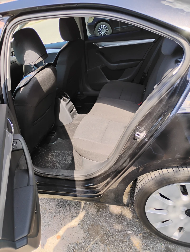 Skoda Octavia Elegance, снимка 3 - Автомобили и джипове - 52949800