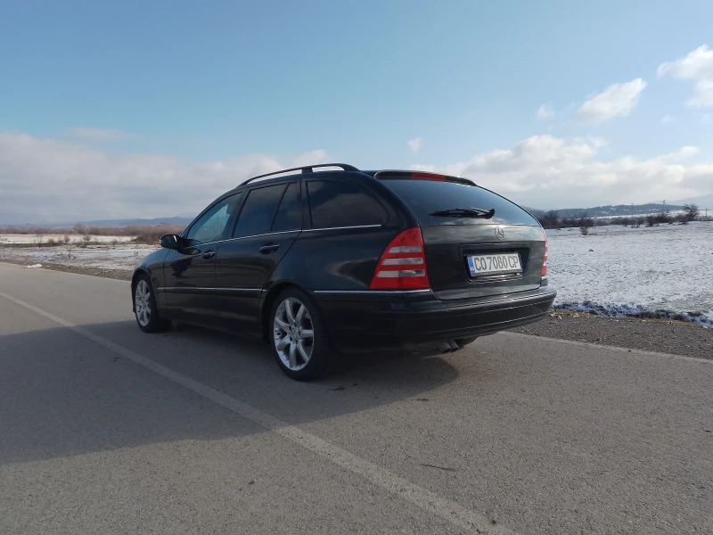 Mercedes-Benz C 220, снимка 3 - Автомобили и джипове - 53142418