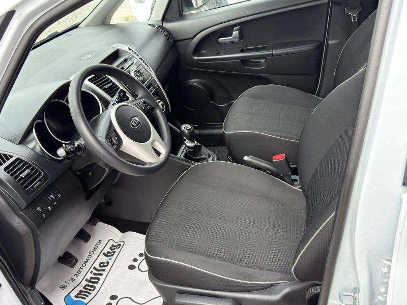 Kia Venga 1.4 CRDi EURO5 A, снимка 7 - Автомобили и джипове - 53453124