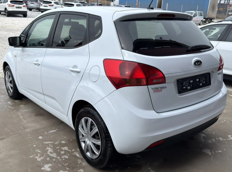 Kia Venga 1.4 CRDi EURO5 A, снимка 4 - Автомобили и джипове - 53453124