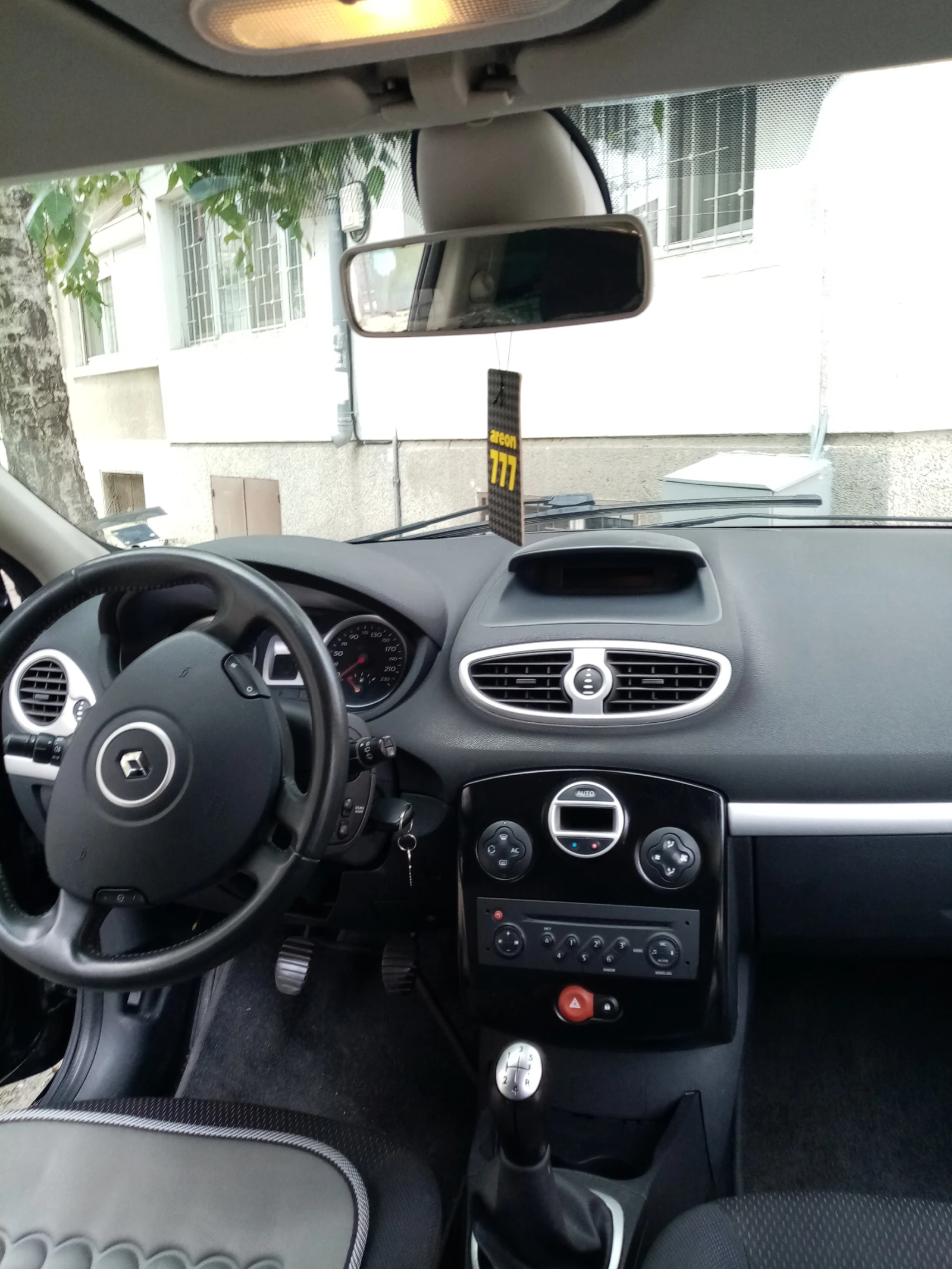 Renault Clio  - изображение 10