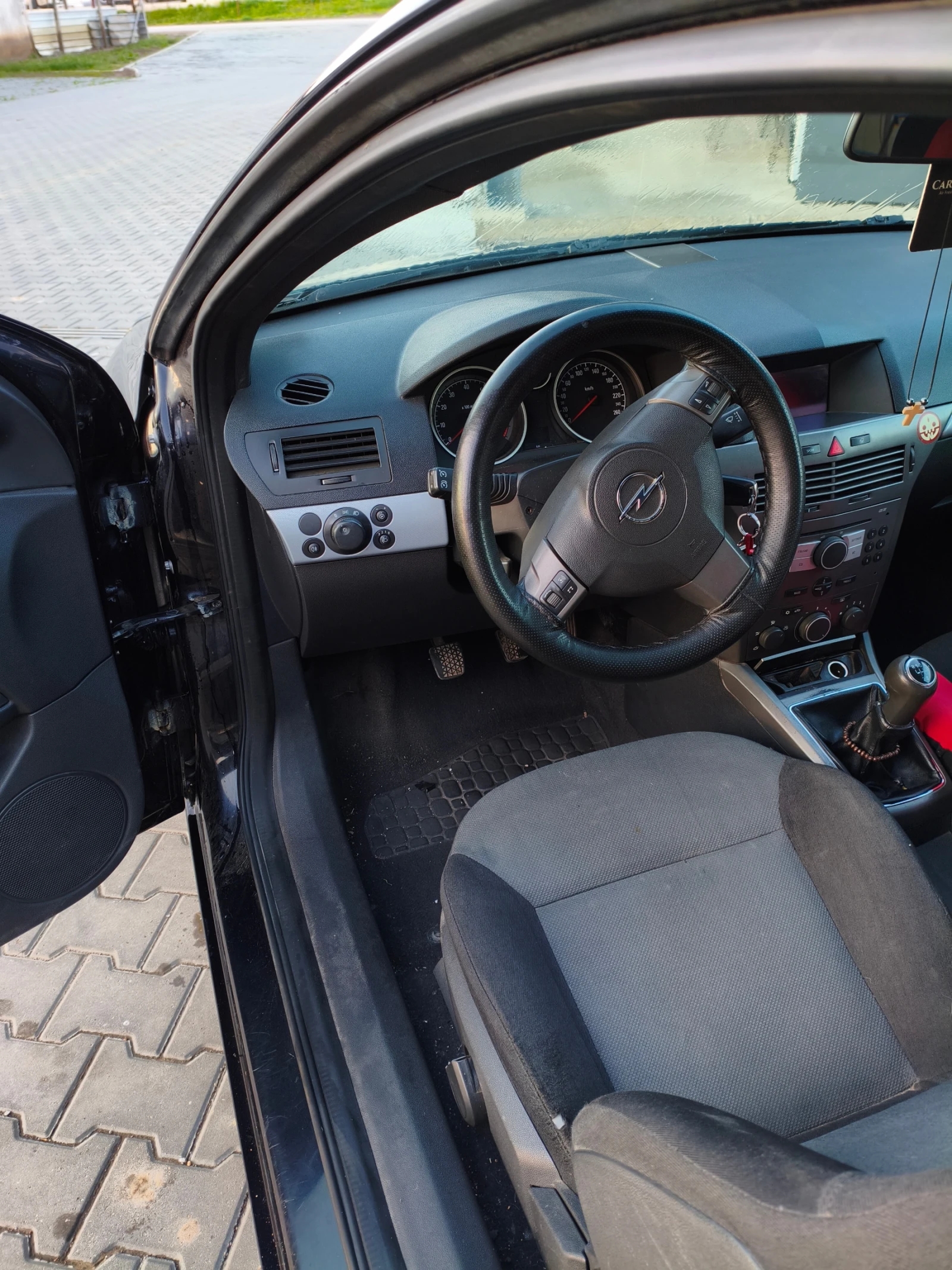 Opel Astra H GTC 1.6 105кс. - изображение 5