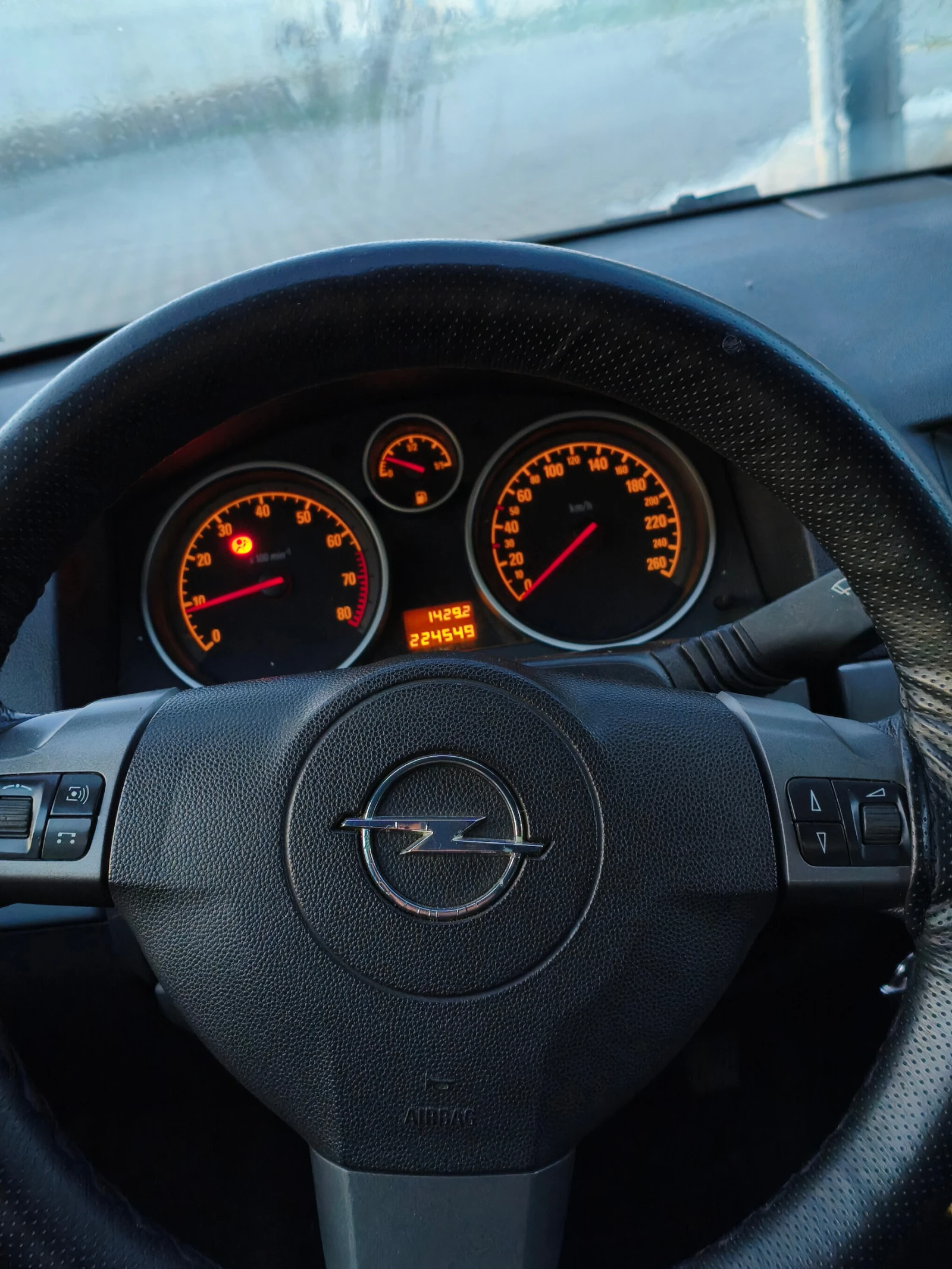 Opel Astra H GTC 1.6 105кс. - изображение 7
