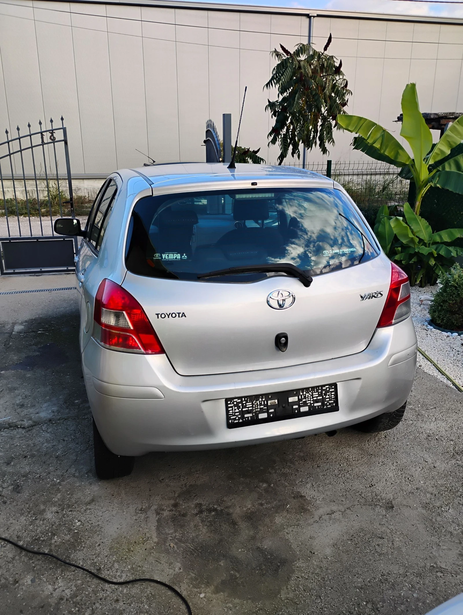 Toyota Yaris 1.3 i AUTOMATIC  | Mobile.bg — изображение 2