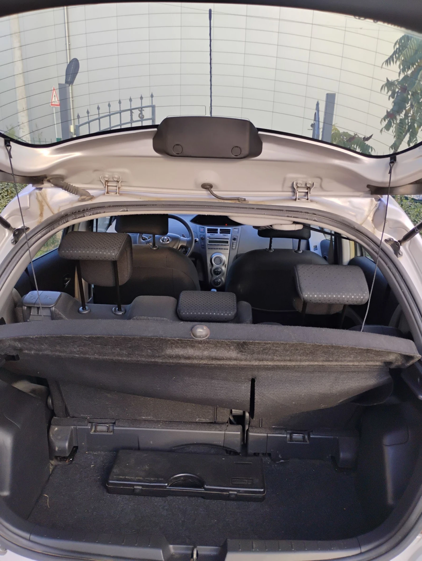 Toyota Yaris 1.3 i AUTOMATIC  | Mobile.bg — изображение 14