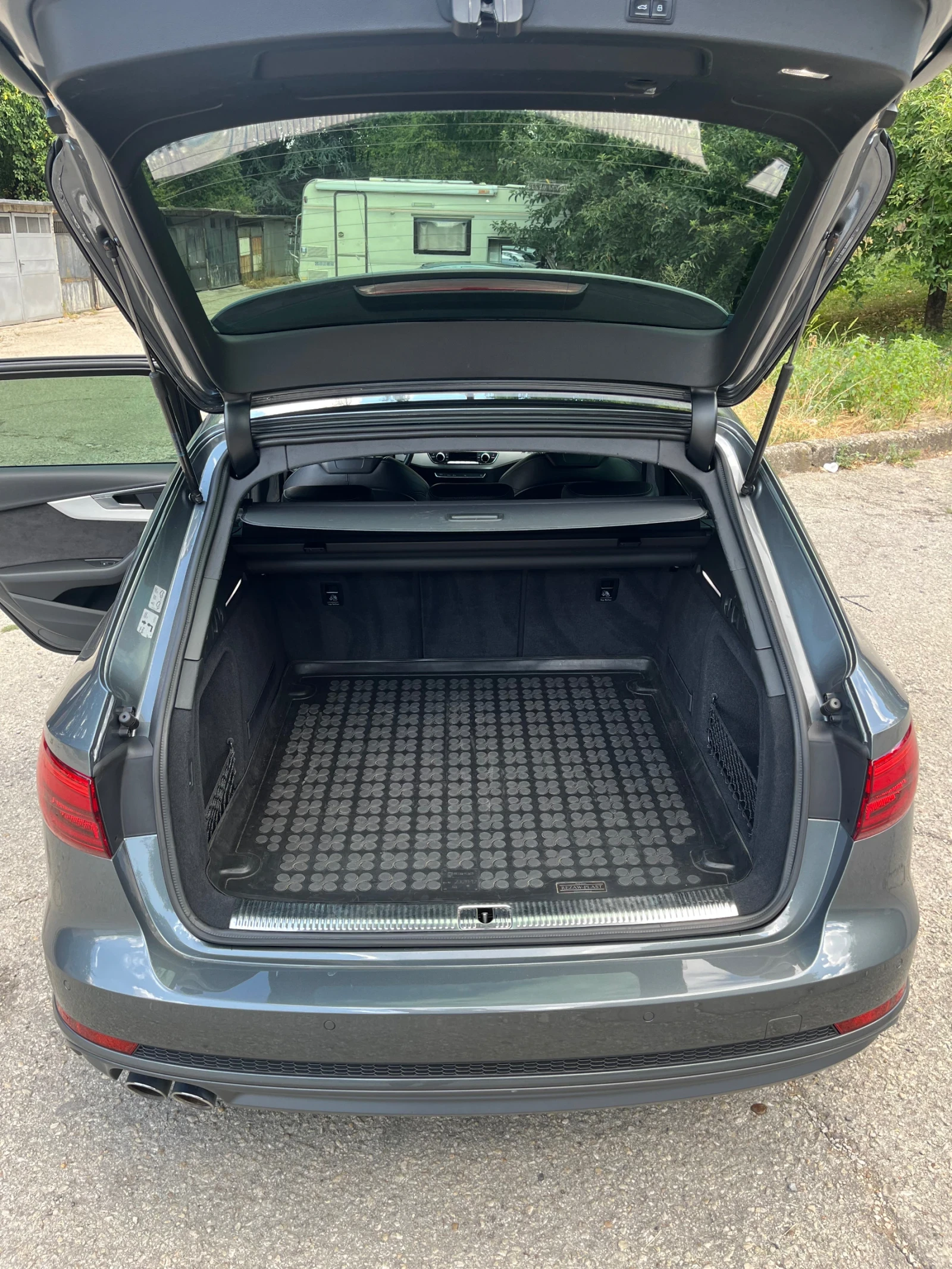 Audi A4 3.0TDI Sline Matrix | Mobile.bg   11