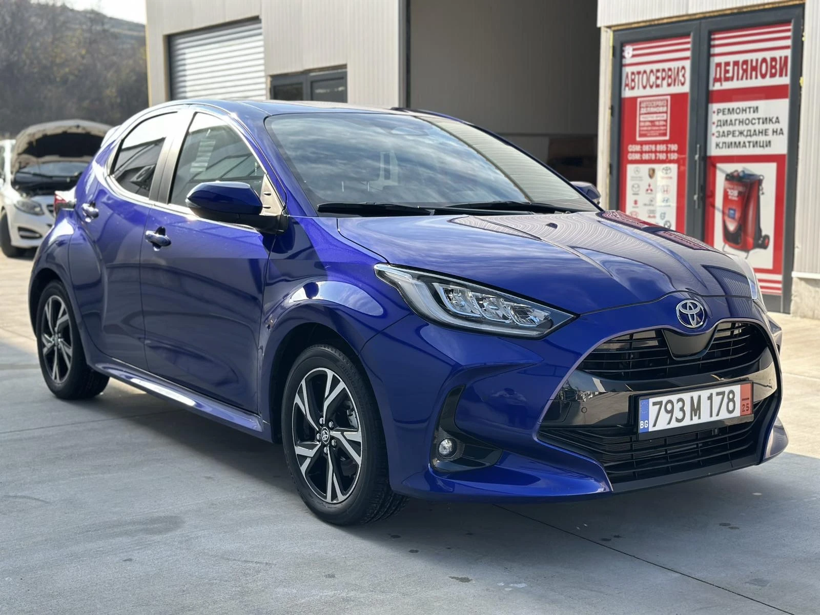 Toyota Yaris 1.5 HEV 13.000km - изображение 3