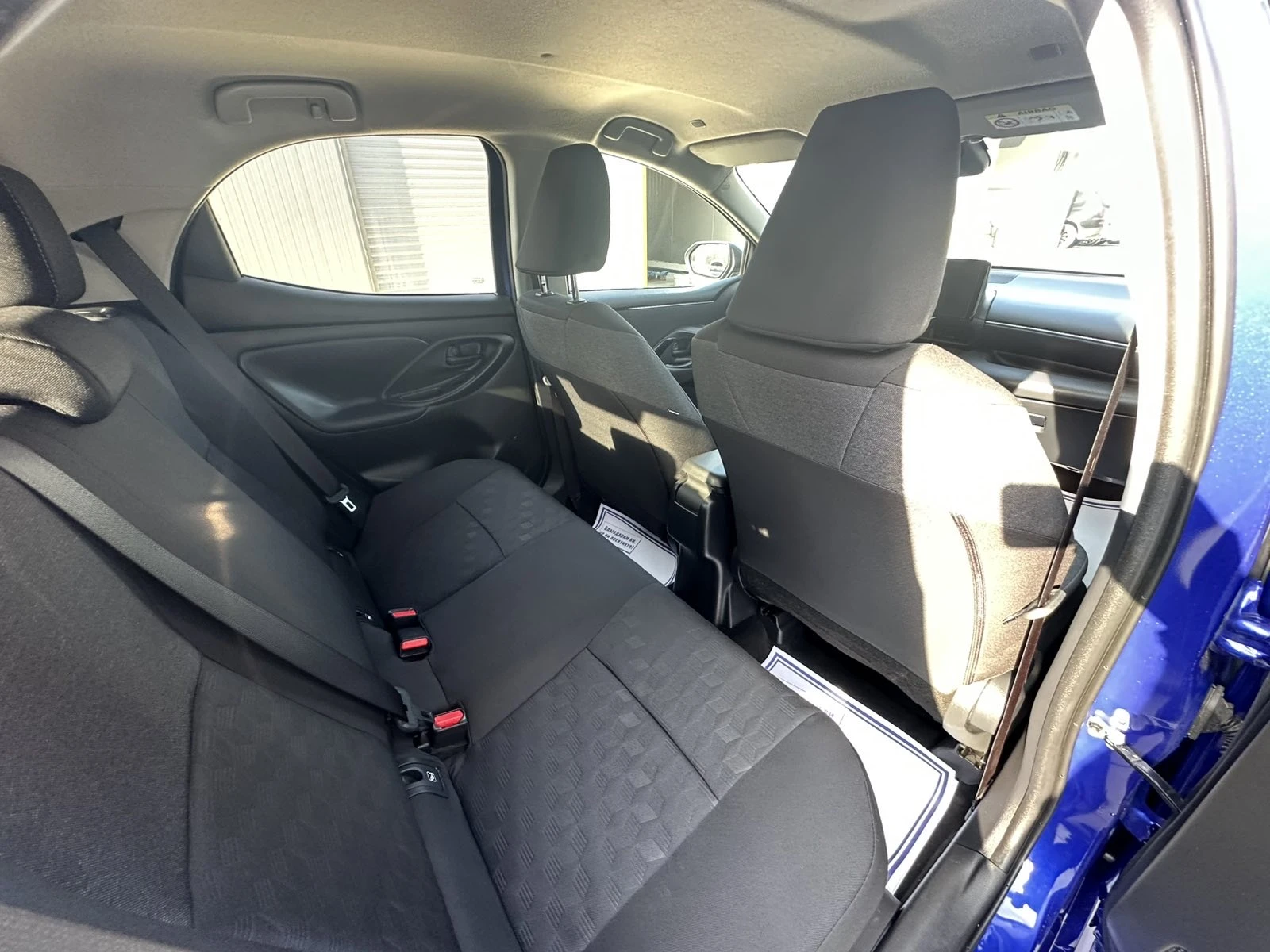 Toyota Yaris 1.5 HEV 13.000km - изображение 10