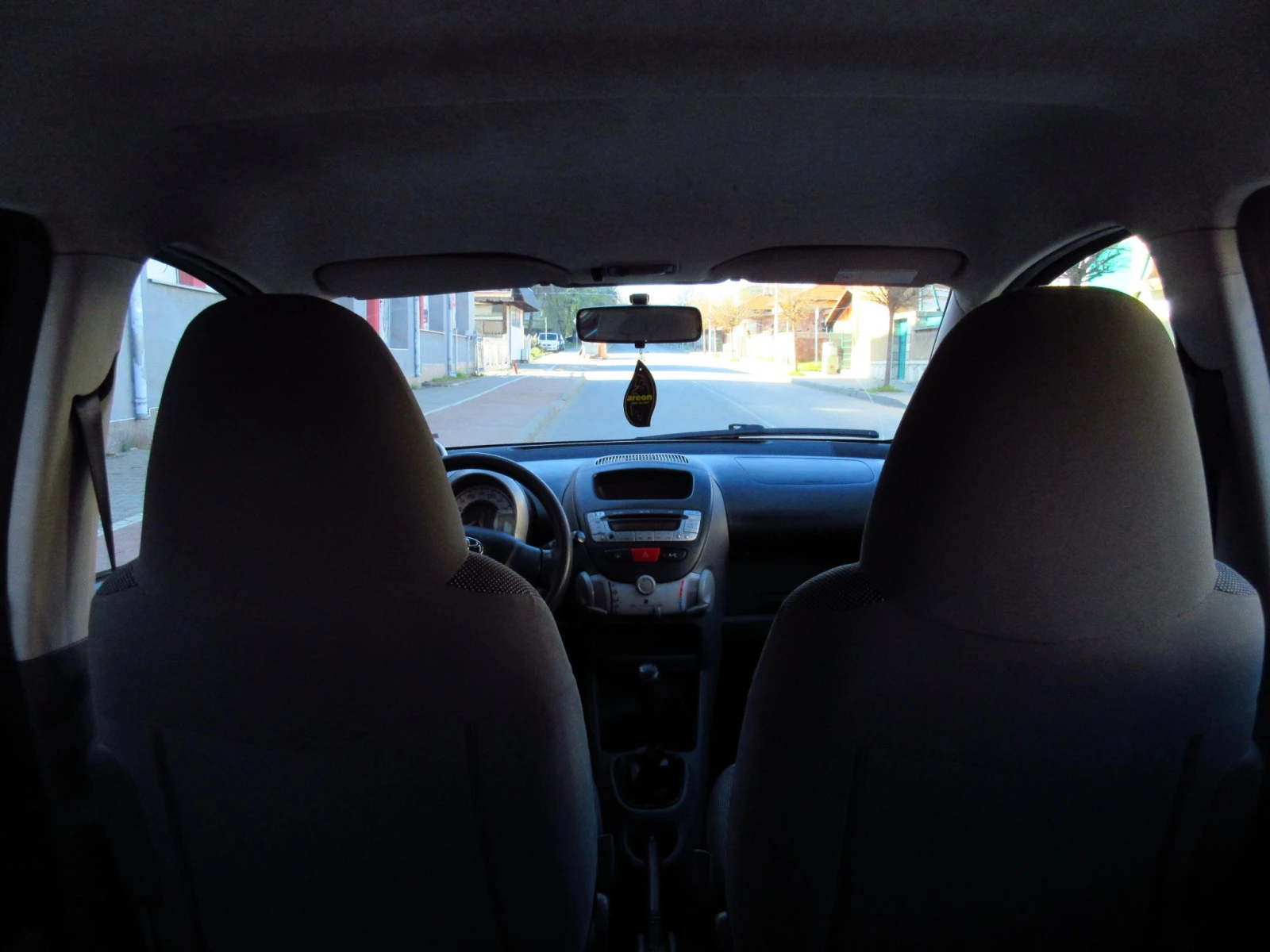 Toyota Aygo 1.0i, снимка 7 - Автомобили и джипове - 54114969