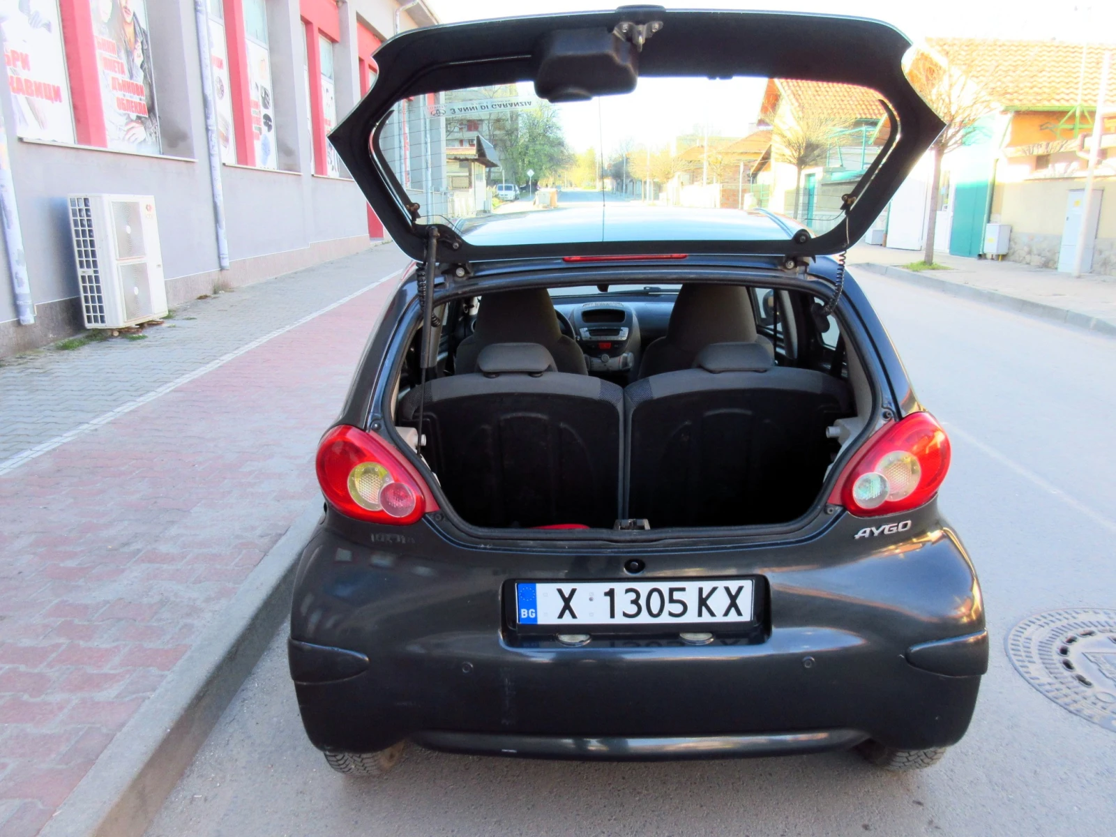 Toyota Aygo 1.0i, снимка 6 - Автомобили и джипове - 54114969