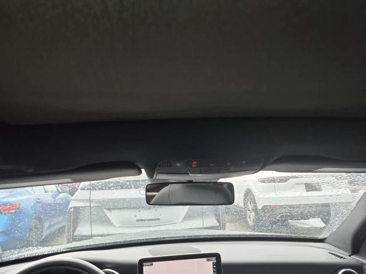 Mercedes-Benz C 300 AMG Line * Multibeam * CARFAX * Два чифта джанти *, снимка 11 - Автомобили и джипове - 54221934