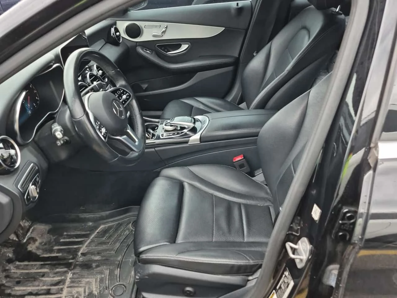 Mercedes-Benz C 300 AMG Line * Multibeam * CARFAX * Два чифта джанти *, снимка 8 - Автомобили и джипове - 54221934