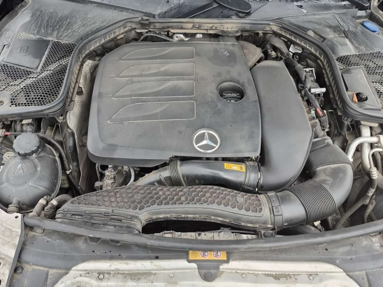 Mercedes-Benz C 300 AMG Line * Multibeam * CARFAX * Два чифта джанти *, снимка 14 - Автомобили и джипове - 54221934