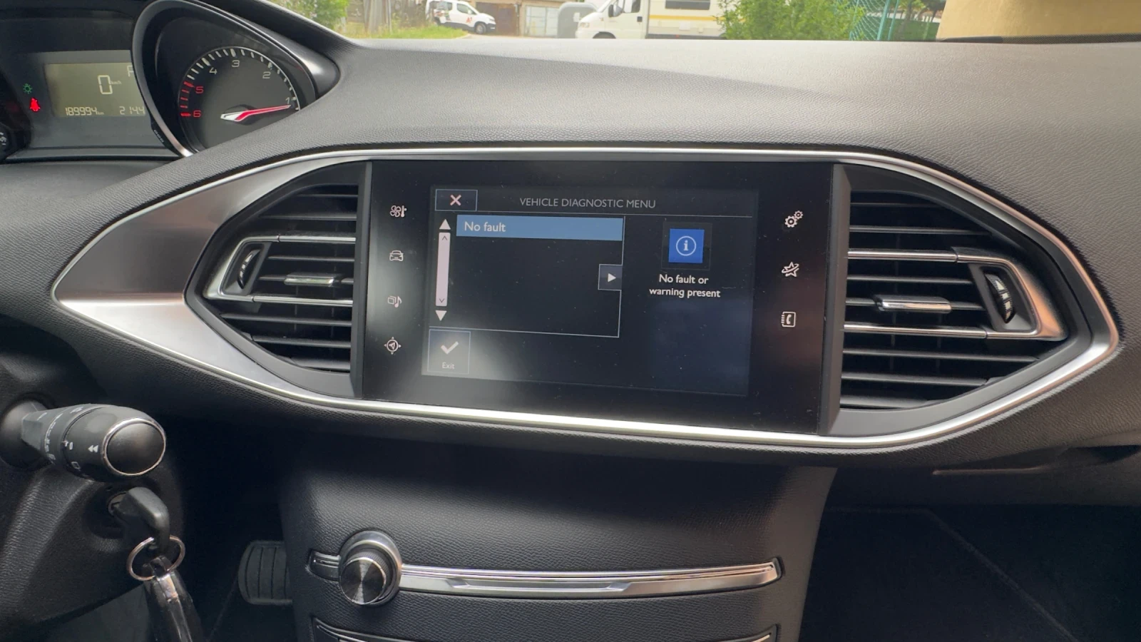 Peugeot 308 2.0 HDI Euro 6B, снимка 15 - Автомобили и джипове - 54868818