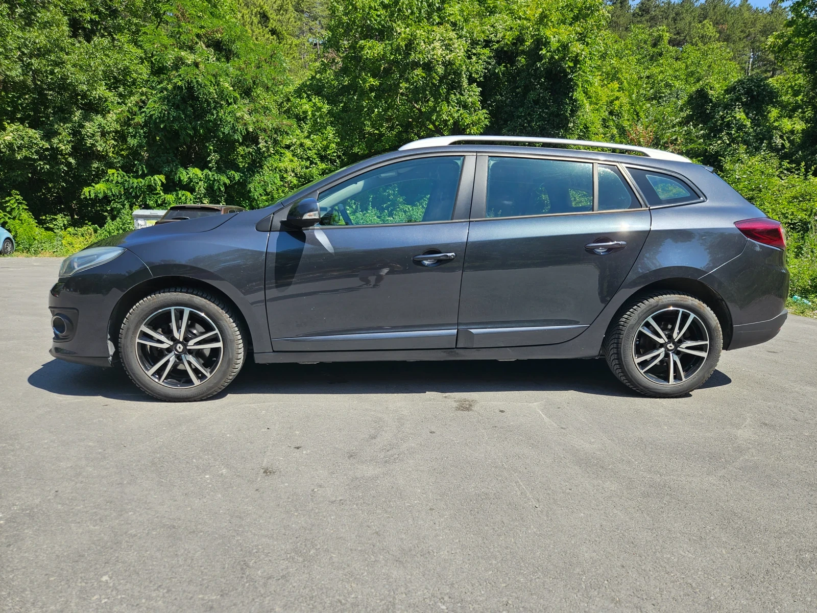 Renault Megane Grandtour 1.5 dCi, снимка 4 - Автомобили и джипове - 55188522