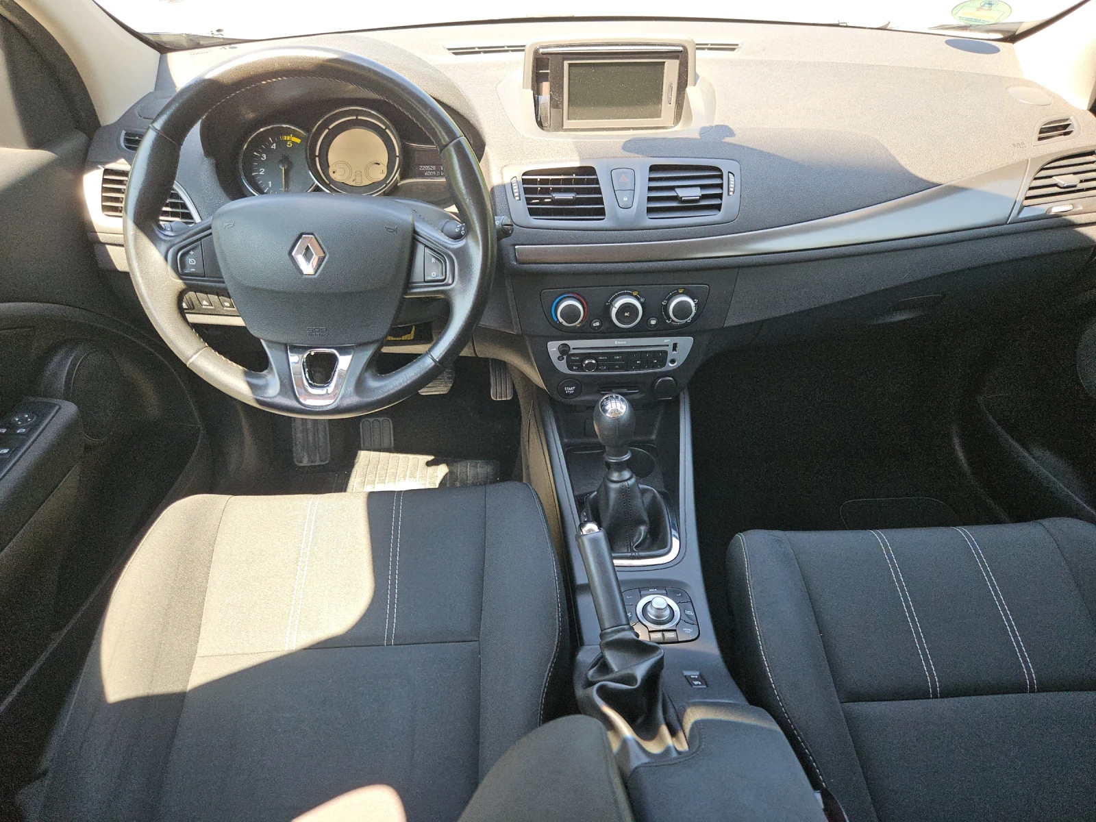 Renault Megane Grandtour 1.5 dCi, снимка 8 - Автомобили и джипове - 55188522
