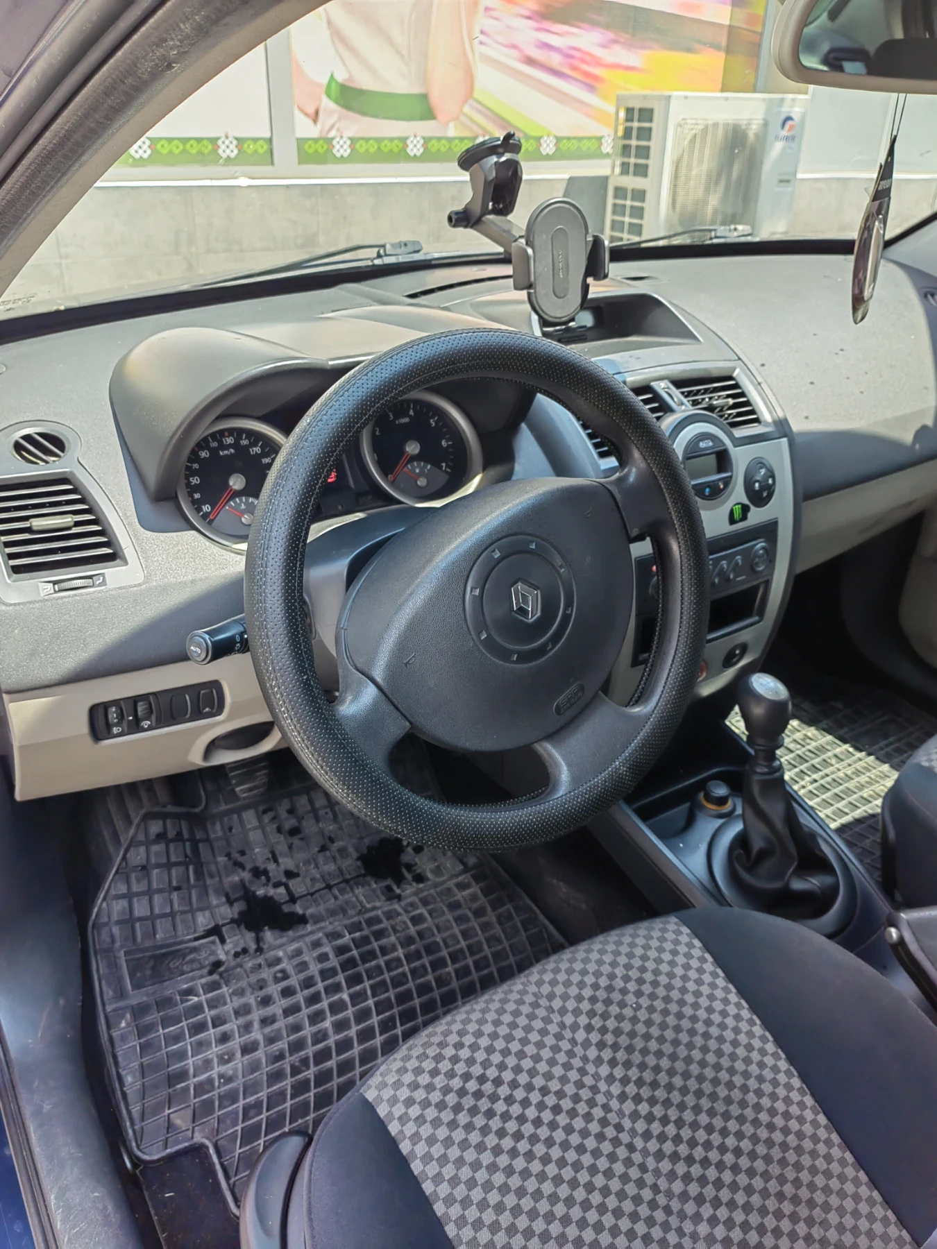 Renault Megane 1, 9 DCI, снимка 5 - Автомобили и джипове - 55351524