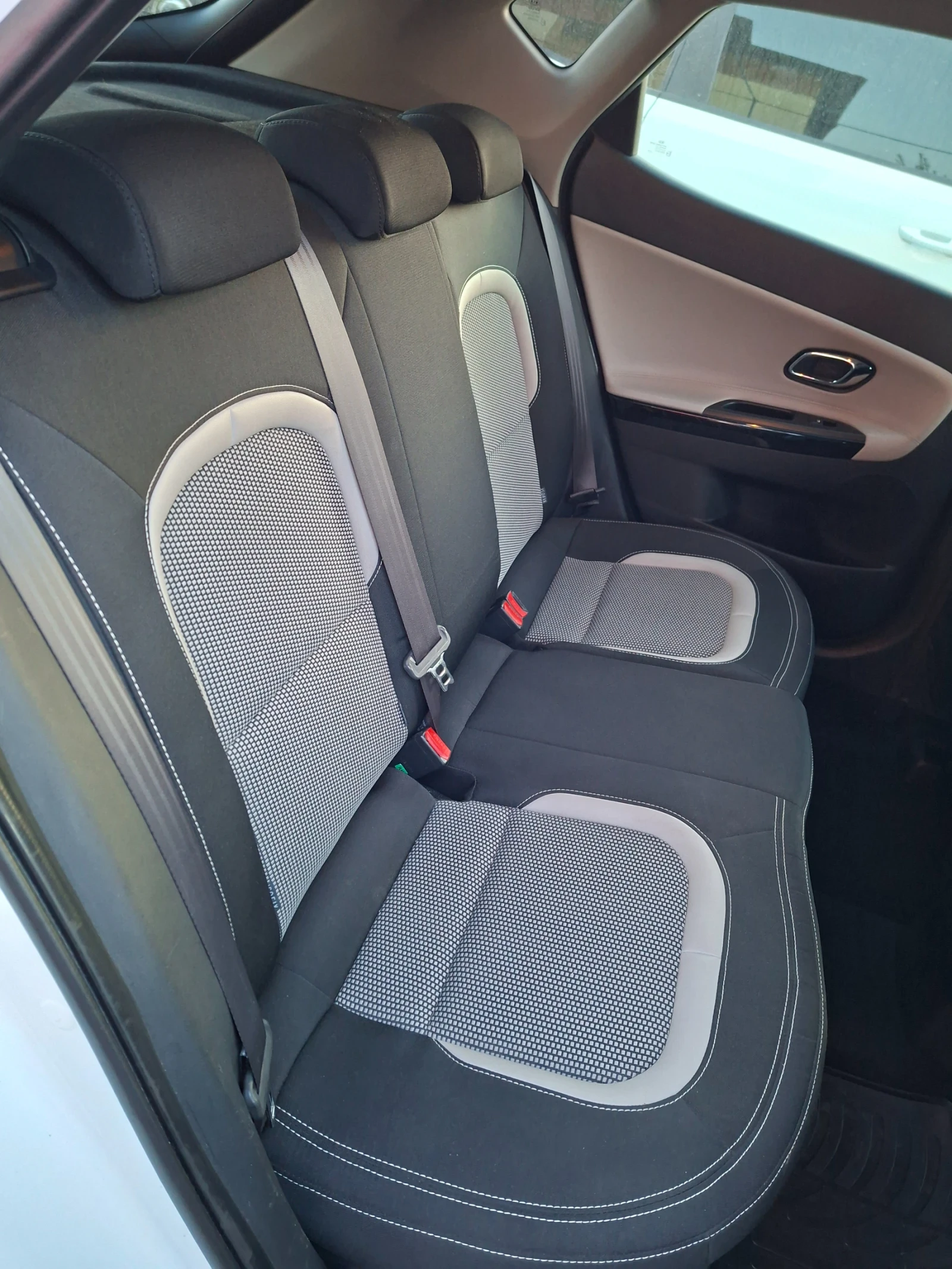 Kia Ceed 1.6crsi 128кс, снимка 9 - Автомобили и джипове - 55405268