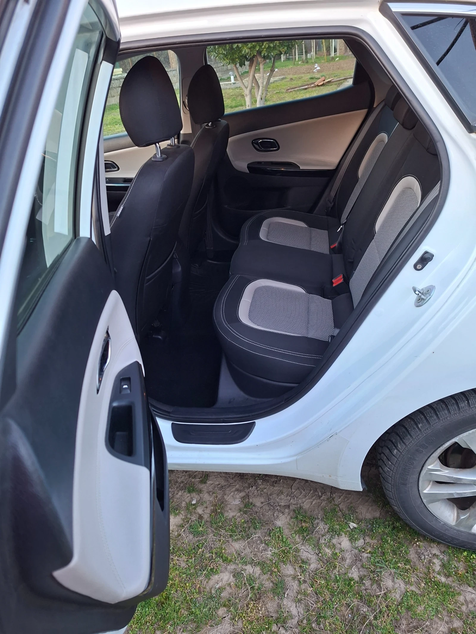 Kia Ceed 1.6crsi 128кс, снимка 13 - Автомобили и джипове - 55405268