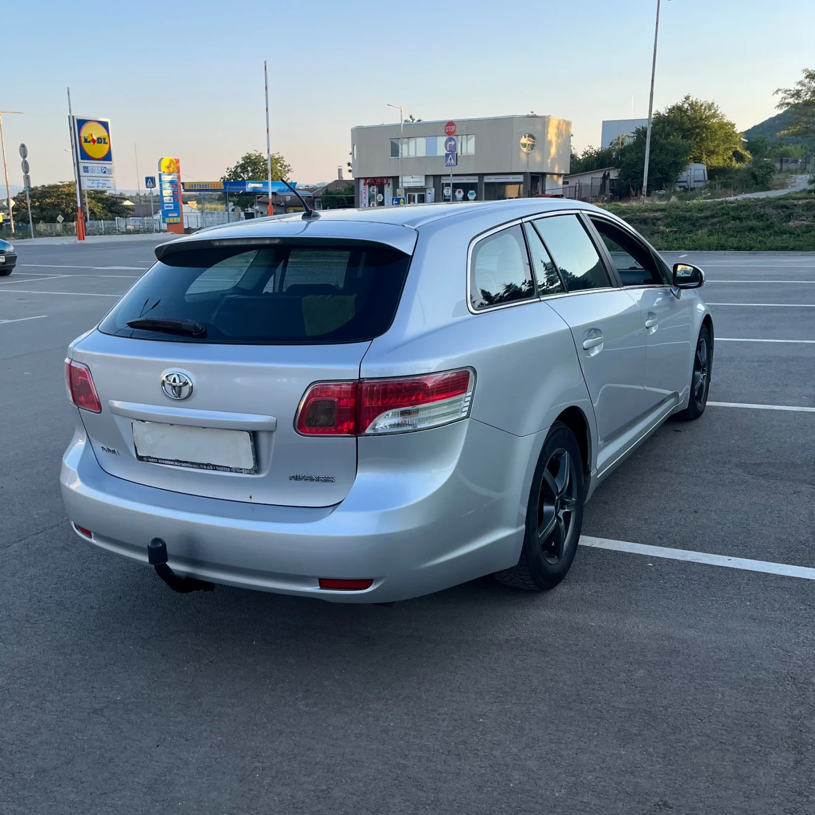 Toyota Avensis, снимка 4 - Автомобили и джипове - 55514003