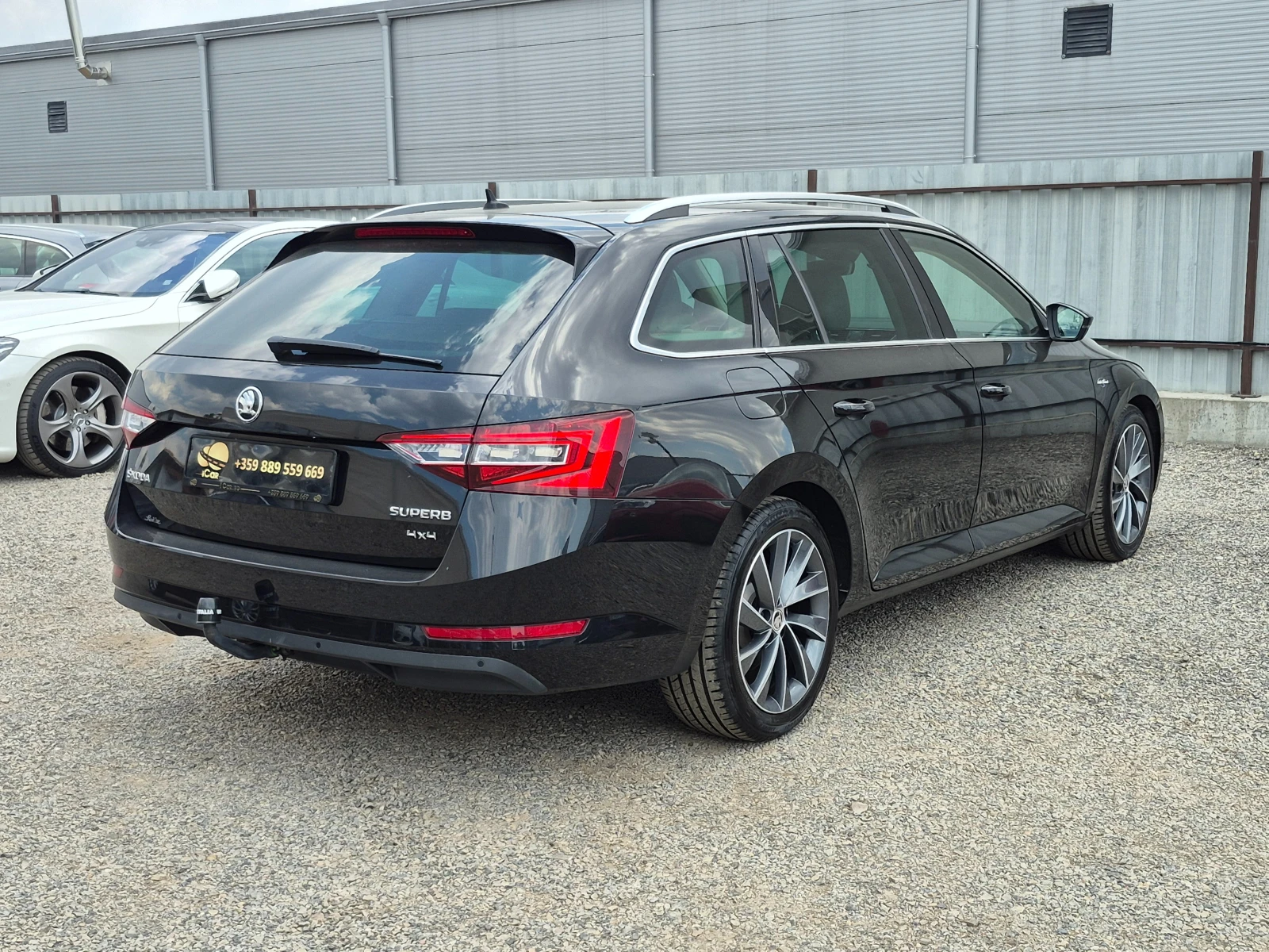Skoda Superb 2.0TDI L&K 4x4 DSG KeyGO ACC Blind AHK Lane AHK, снимка 4 - Автомобили и джипове - 55572975