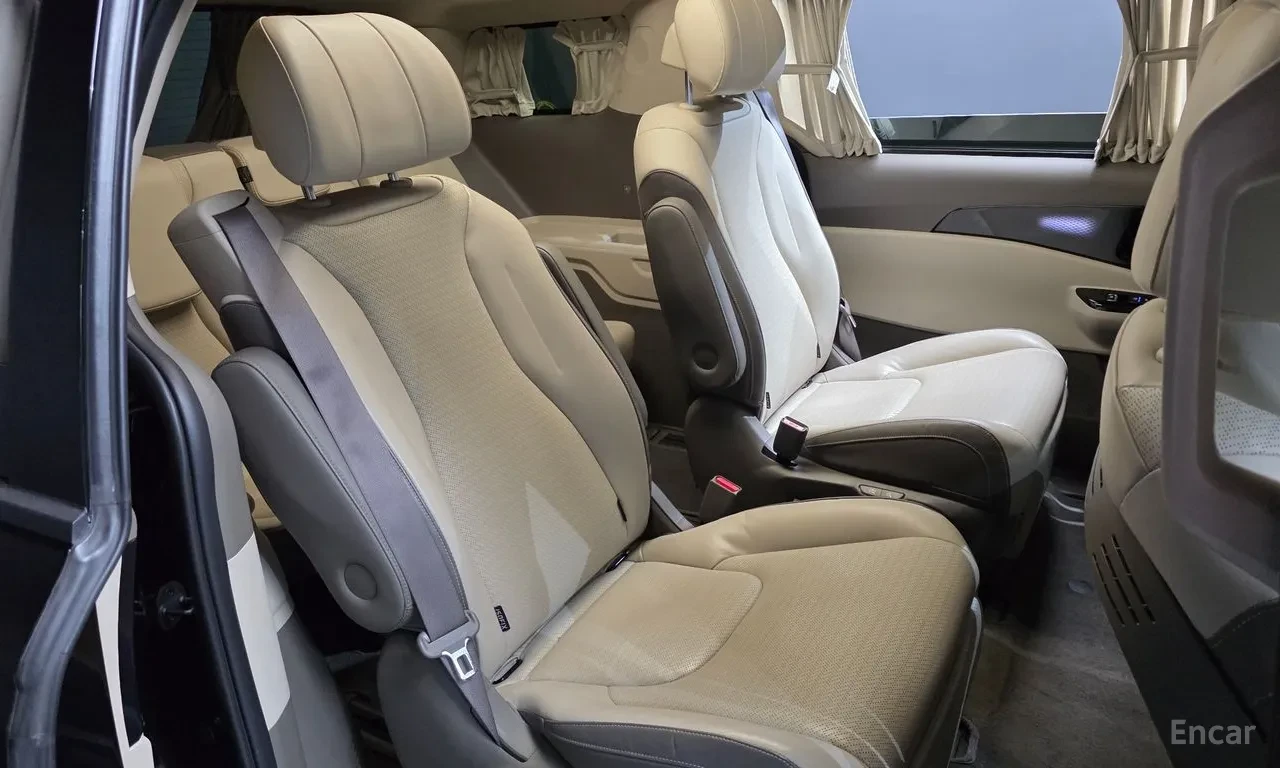 Kia Carnival HIGH LIMOUSINE/ ОБДУХ / 360 КАМЕРИ / ПАНО / FULL, снимка 12 - Автомобили и джипове - 55751831