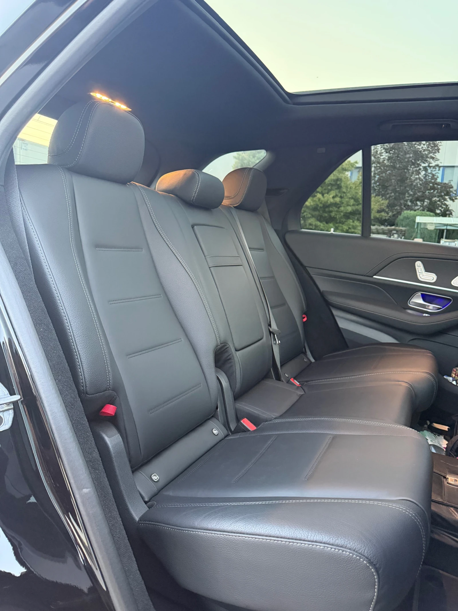 Mercedes-Benz GLE 450 4MATIC* AMG* Burmester* PANO* Гаранция, снимка 15 - Автомобили и джипове - 56124209
